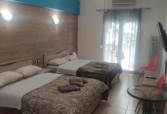 G M 3 ROOMS KENTPO in the heart of the city has Balcony rooms