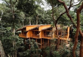 Pueblo del Sol - Eco lodges allows 18 year olds to book a room