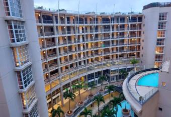 Ocean Sunrise at the Sails - Durban point waterfront has Balcony rooms