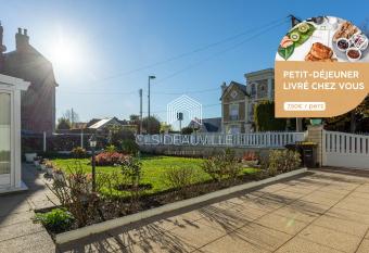 La Plaisance C.L.S Deauville has Balcony rooms