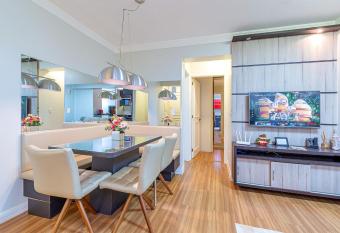 Apto Amsterd   BEM LOCALIZADO a uma quadra da Catedral de Canela allows 18 year olds to book a room