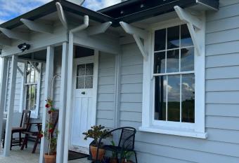 Cottage by the Sea allows 18 year olds to book a room