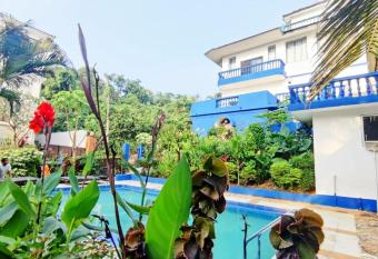 Amazing Hilltop 4 BHK Villa with Private Pool near Candolim has Balcony rooms