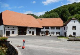 Au Cheval Blanc has Balcony rooms