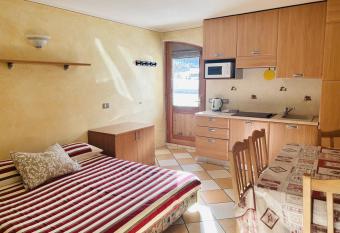 Appartamento Breva has Balcony rooms