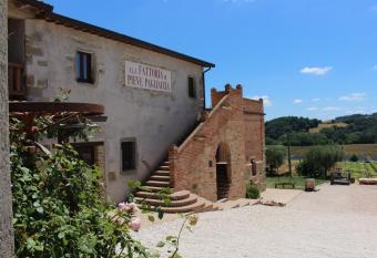 Fattoria di Pieve Pagliaccia - Cantina Brugnoni has Balcony rooms