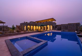 Little Affair has Balcony rooms