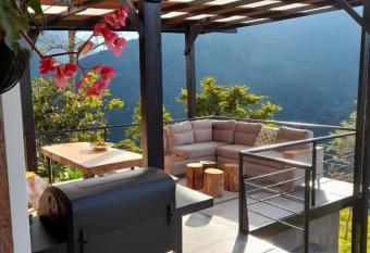 ENTREMONTA  AS CABA  A has Balcony rooms