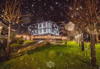 Hotel Ura e Gurit has Balcony rooms