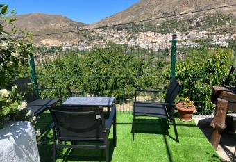 Cortijo Mazarr  n has Balcony rooms