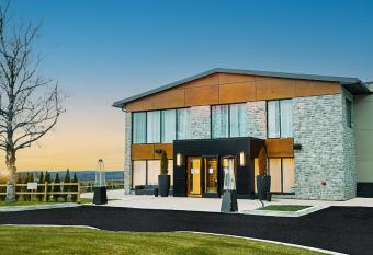 Mount Alverno Luxury Resorts has Balcony rooms