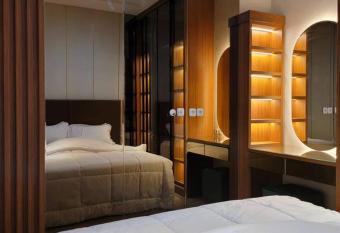 RARE !!! - 2BR ANDERSON Highest Floor 37 - City View has Balcony rooms