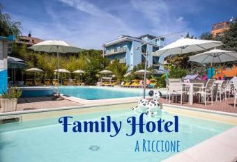 HOTEL TRE ROSE has Balcony rooms