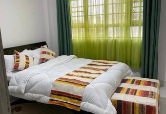 Mi Casa Bella! Super stylish 1 bedroom unit. allows 18 year olds to book a room