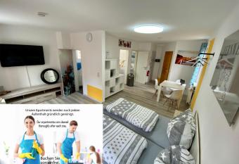 Apartment 2P. Balkon Zentral 1.4 allows 18 year olds to book a room