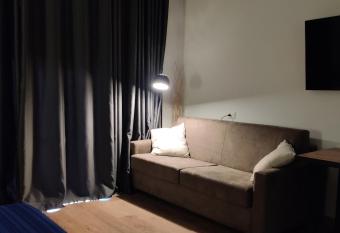 B&B Crocevia allows 18 year olds to book a room