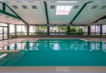 Appartements 4    5 personnes - Val d Europe proche Disneyland has Balcony rooms