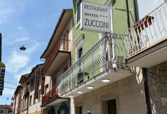 HOTEL ZUCCONI allows 18 year olds to book a room