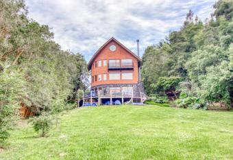 Casa Ko- your refuge at the entrance of patagonia allows 18 year olds to book a room