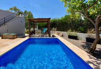 Big Villa with Pool only 100m to AlcudiaBeach has Balcony rooms