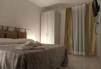 Il Grillo Parlante allows 18 year olds to book a room