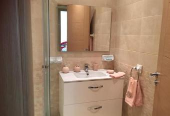 Apart r  sidence champs bouznika maroc allows 18 year olds to book a room