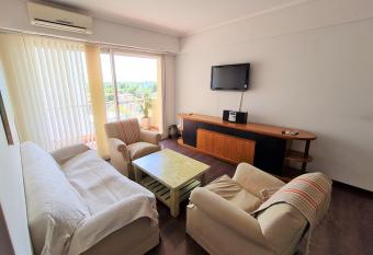 Florida Estaci  n allows 18 year olds to book a room