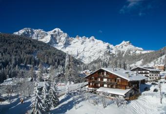 Hotel Sporting has Balcony rooms