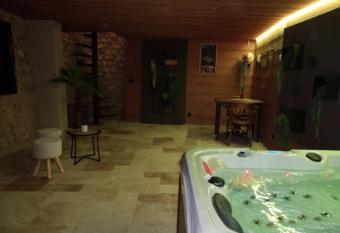 Maison P  rouges spa allows 18 year olds to book a room