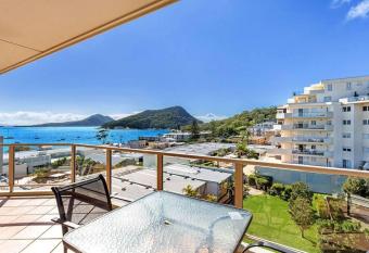 814 Shoal Bay Waterviews allows 18 year olds to book a room