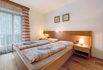 Heiserhof App Holunder has Balcony rooms