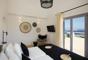 Absolute Paradise Santorini allows 18 year olds to book a room