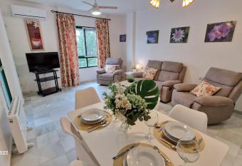 Guadalquivir amplio y c  ntrico allows 18 year olds to book a room