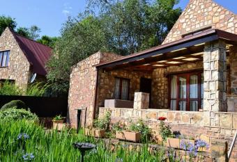 Critchley Common has Balcony rooms