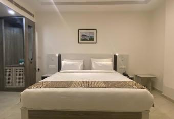 Dash Hotels - Affordable Luxury has Balcony rooms