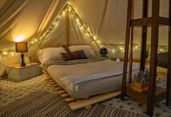 Natura Retreat - Stargazer Glamping allows 18 year olds to book a room