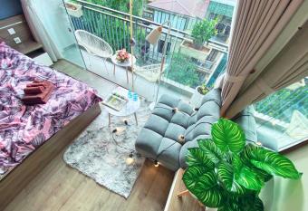 May - ROOFTOP SKY VIEW - TG 6th floor allows 18 year olds to book a room