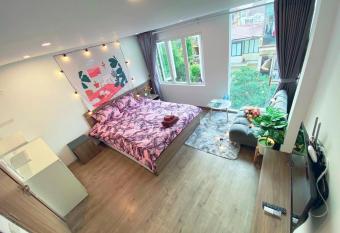 May - Street view 05 - 2 allows 18 year olds to book a room