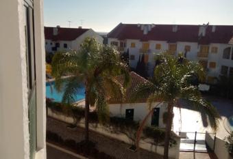 Nora Velha T1 allows 18 year olds to book a room