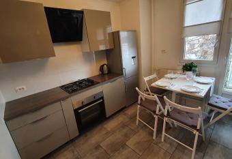 Appartement avec parking gratuit proche de Village de Marque has Balcony rooms