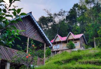 Relling Orange Farmstay has Balcony rooms