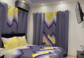 Fant  stico y peque  o studio en el centro de Stgo. allows 18 year olds to book a room