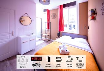 NG SuiteHome - Lille I Roubaix Eurot  l  port I Gambetta - Netflix & Wifi allows 18 year olds to book a room