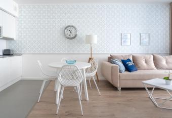 Symphony Modern Tower Apartamenty has Balcony rooms