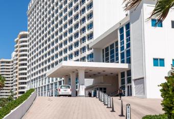 Girasole Rentals Suites has Balcony rooms