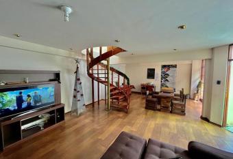 hostel Cusco House Inn has Smoking/Balcony rooms