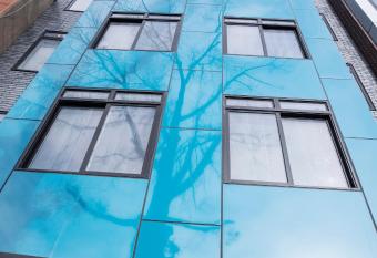 Peachtree Suites - Jersey City has Balcony rooms