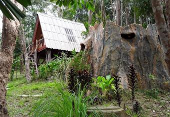 Little Treehouse : Treehouse Holidays has Balcony rooms