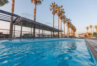 Aewol Beach Hotel allows 18 year olds to book a room