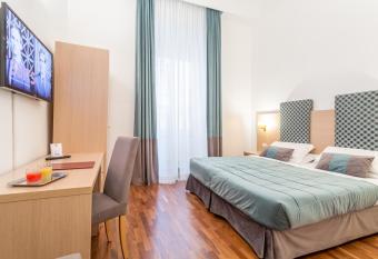 Hotel Medici allows 18 year olds to book a room